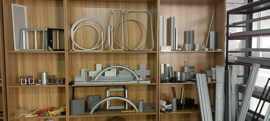 鋁五金件、鋁型材加工及鋁合金配件的應(yīng)用與特點